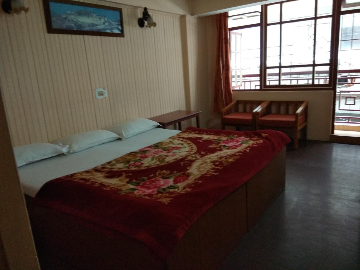 Hotel Mansarovar ダージリン エクステリア 写真