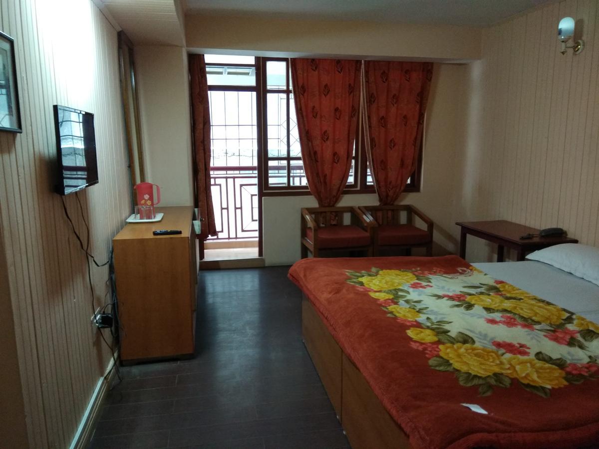 Hotel Mansarovar ダージリン エクステリア 写真